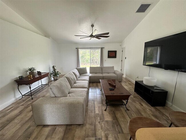 Foto del edificio - 1230 Silverdale St
