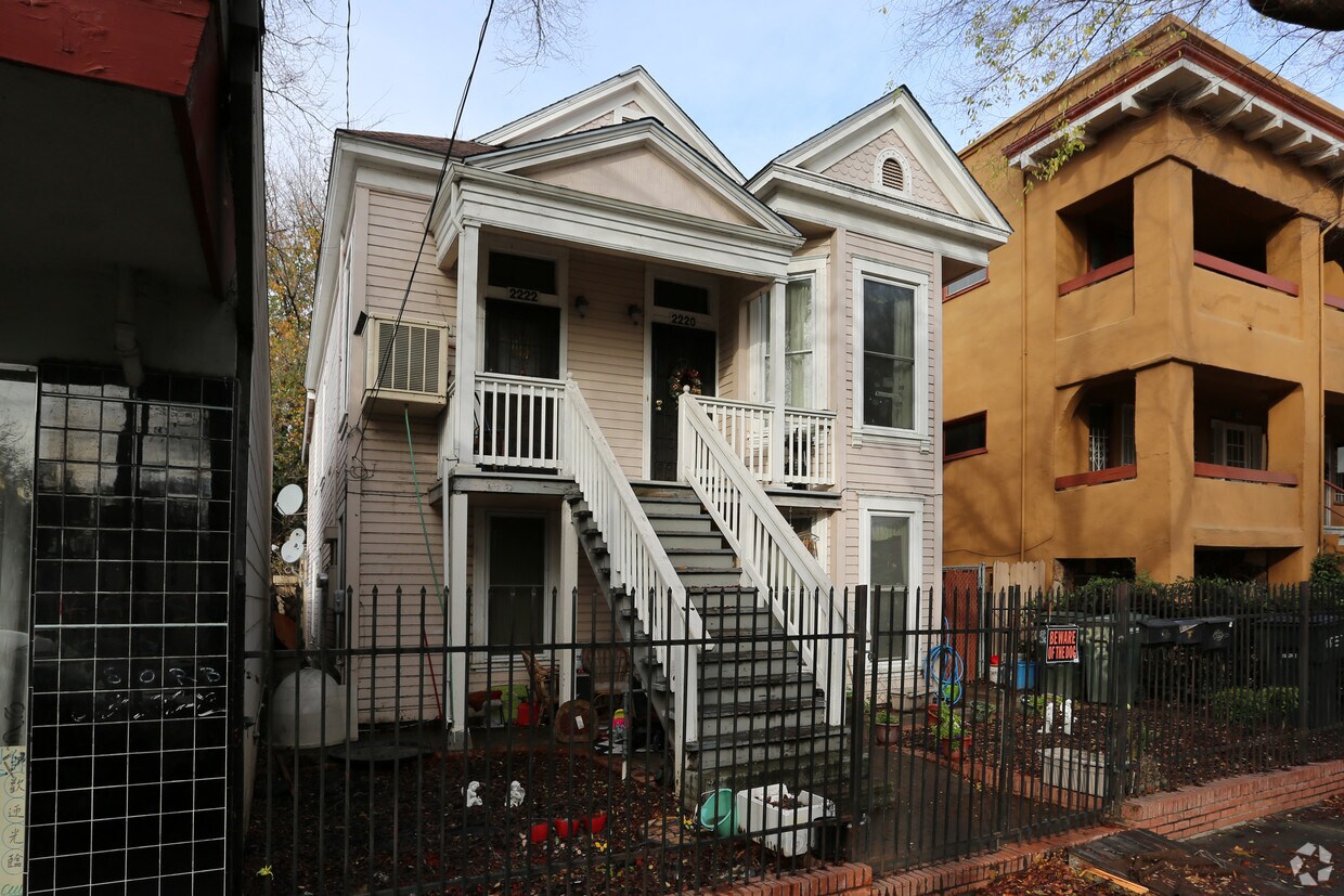 Primary Photo - 2220 10th St
