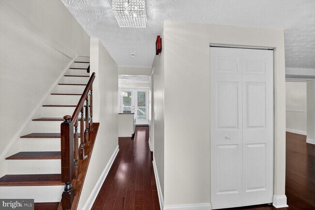 Foto del edificio - 3633 Dry Creek Ct