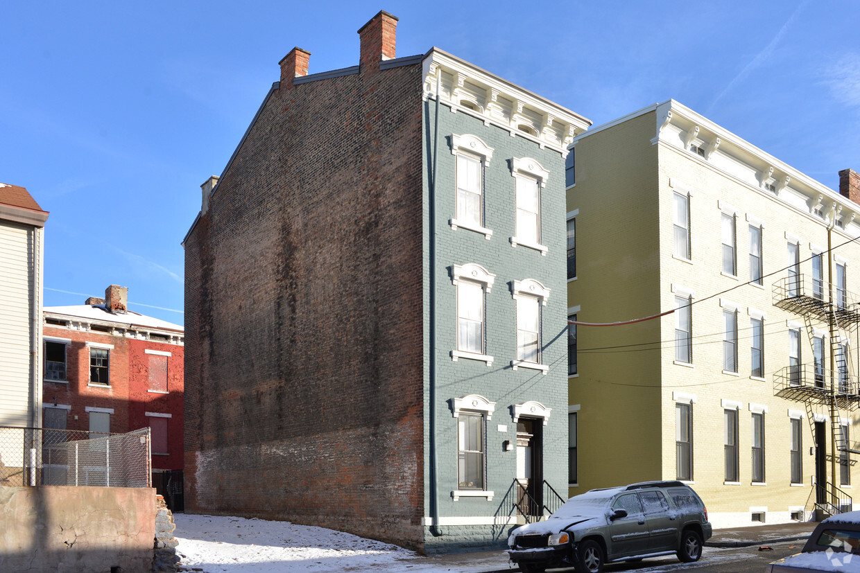 Building Photo - 1008 York St