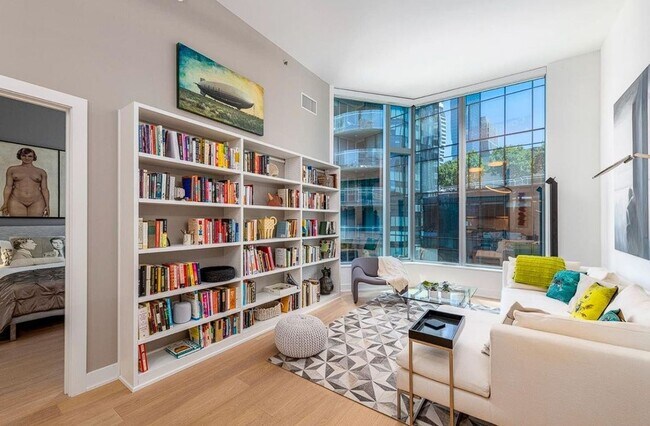 Building Photo - Fantastic Penthouse w/ Balcony and one car valet - 1BR/1 Office/1.5BA - Lumina / SOMA