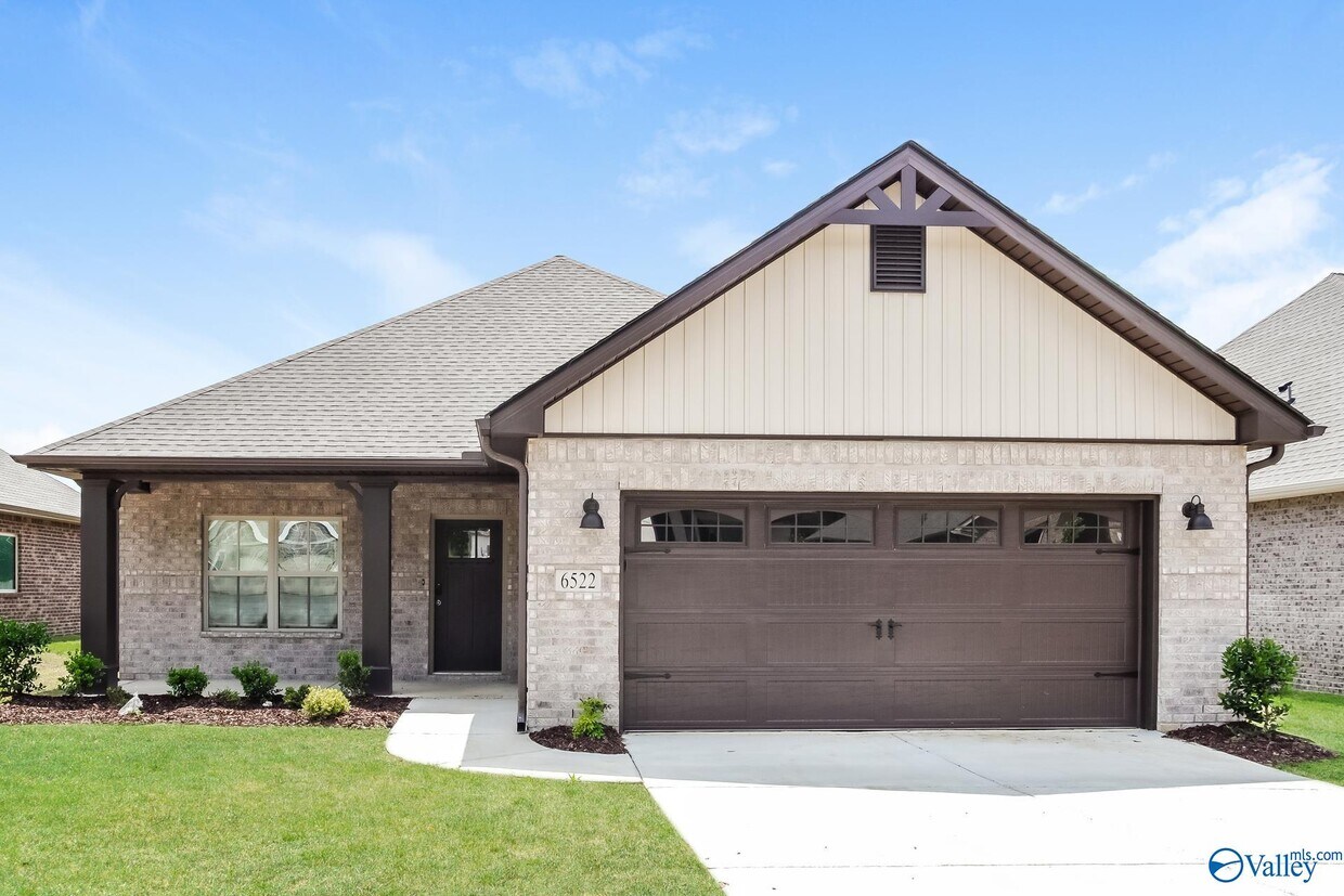 Primary Photo - 6522 Oak Mdw Dr SE