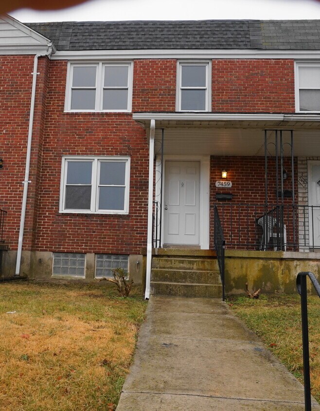Primary Photo - Charming 3 Bedroom/1.5 Bathroom Townhome in Dundalk, MD!