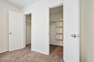 Building Photo - 513 Ridge St