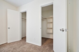 Building Photo - 513 Ridge St