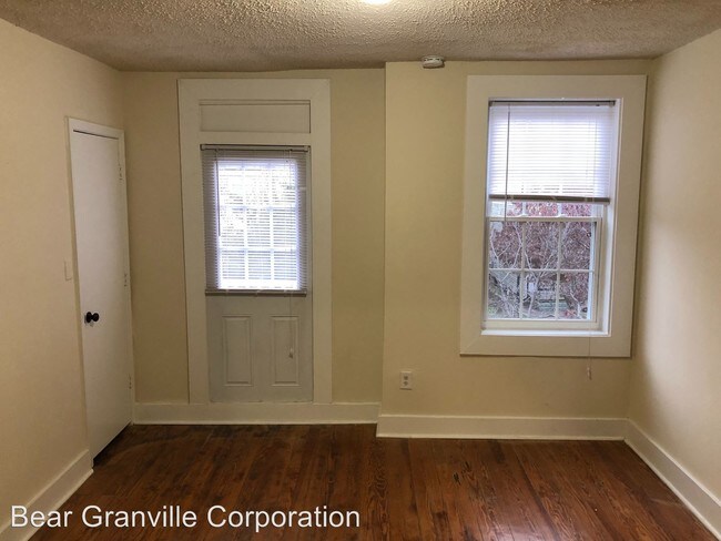 Foto del edificio - 2012 Idlewood Ave