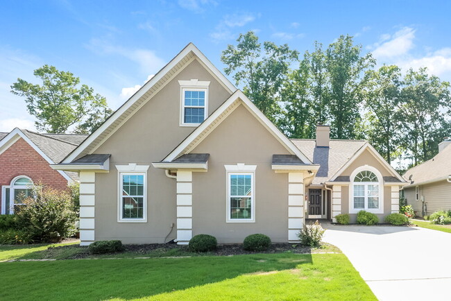 Building Photo - 385 Fairway Ct