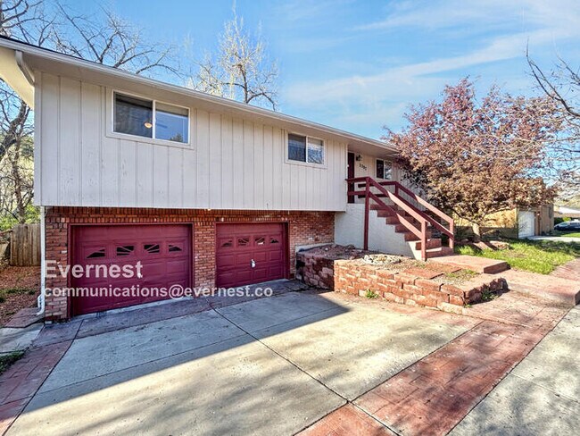 Foto del edificio - 2507 Flintridge Dr