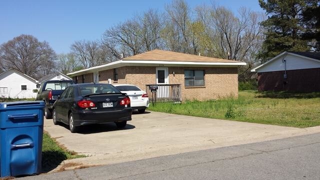 Primary Photo - 2124 Duncan St