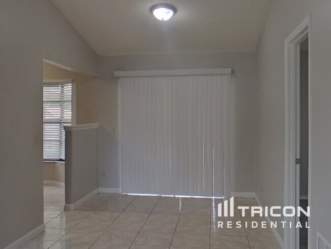 Building Photo - 661 Spreading Oak Avenue Deltona FL