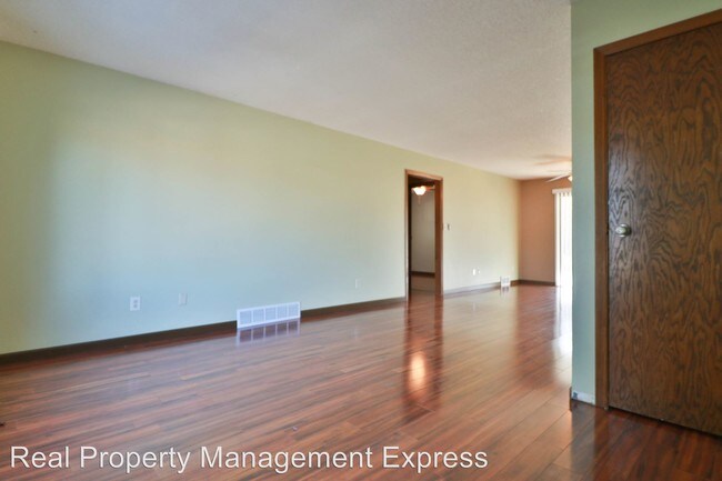 Foto del edificio - 4805-4807 S Baha Ave