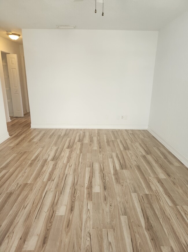 Building Photo - 439 Auburn Dr
