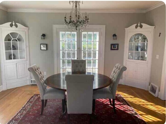 Foto del edificio - 124 Sheridan Cir