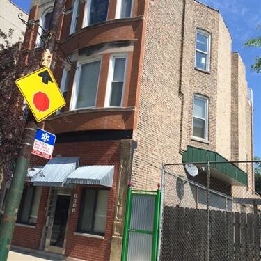 Primary Photo - 1041 N California Ave