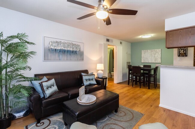 Spacious Living Area - Hickory Hill