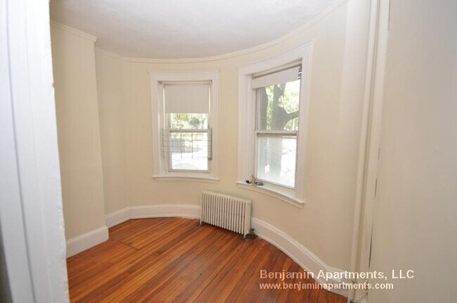 Building Photo - 128 Allston St