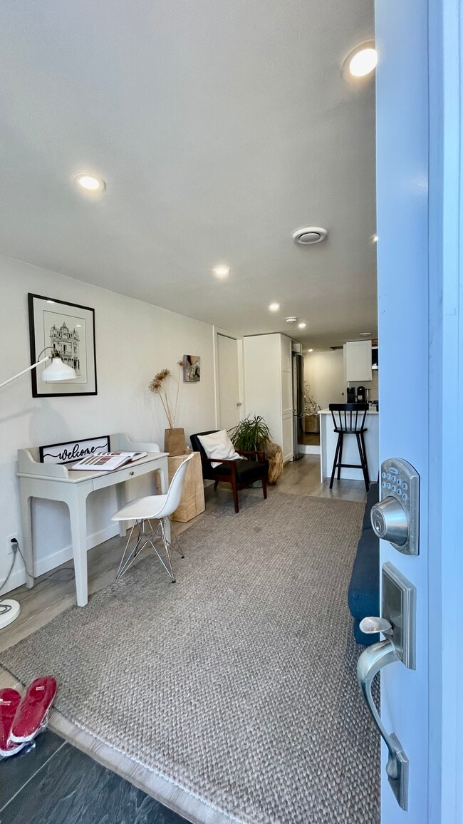 Desk area - 8 Burk Crt