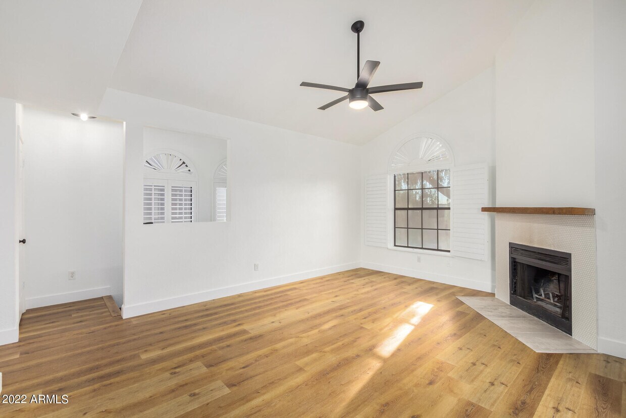 Foto principal - 5640 E Bell Rd
