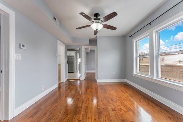 Foto del edificio - 1215 N Harding Ave