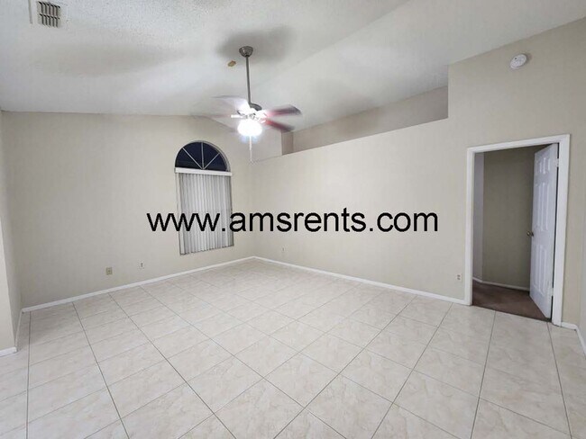 Foto del edificio - Spacious 3 bedroom 2 bath in Kissimmee