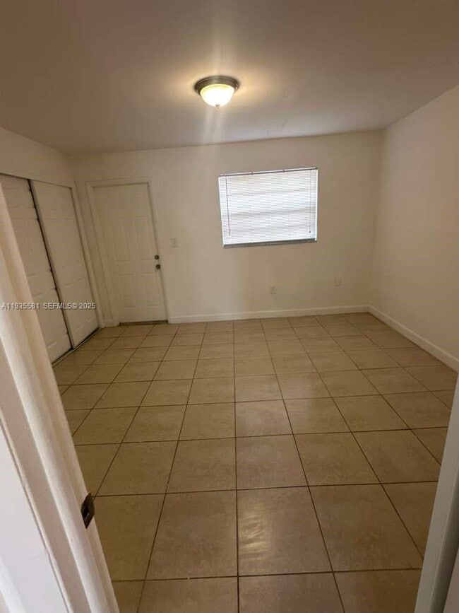 Building Photo - 1770 SW 44th Ave