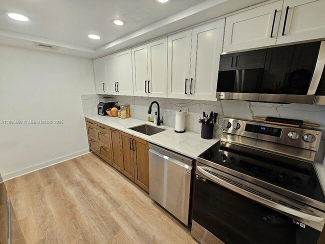 Foto del edificio - 18061 Biscayne Blvd