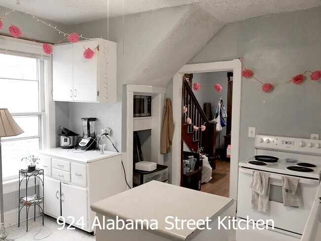 Building Photo - 924 Alabama St