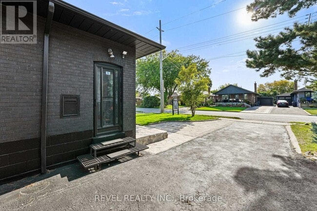 Building Photo - 63 Crosland Dr