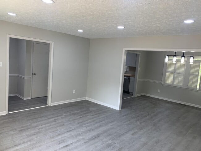 Foto del edificio - 412 Nottingham Dr