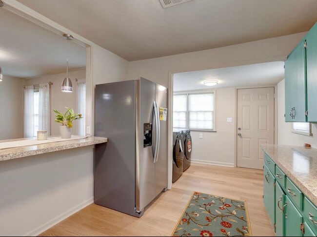 Building Photo - 1031 S Stockton Ave