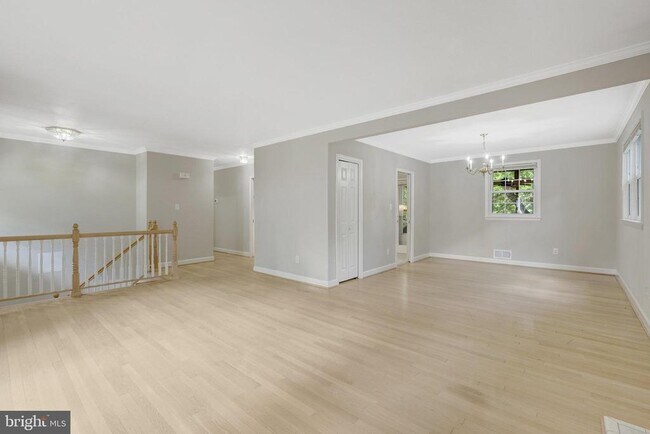 Foto del edificio - 6720 Weaver Ave