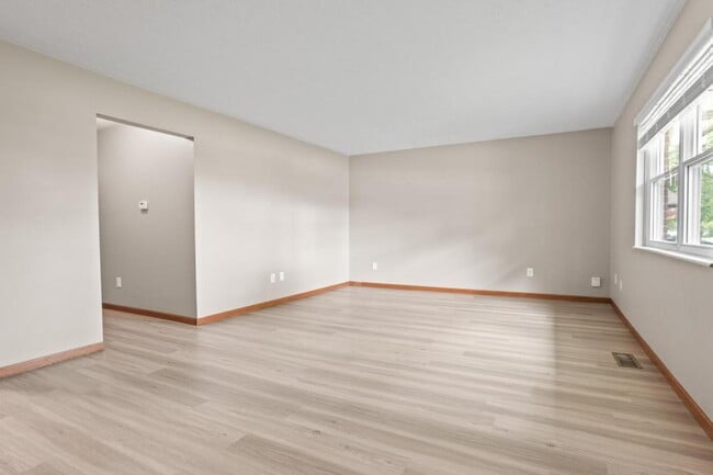 Building Photo - 3440 Lilac Ln