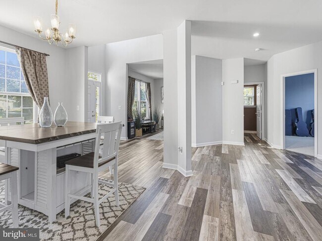 Foto del edificio - 45370 Barefoot Dr