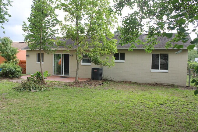 EXTERIOR REAR VIEW - 2732 Carlisle Ave