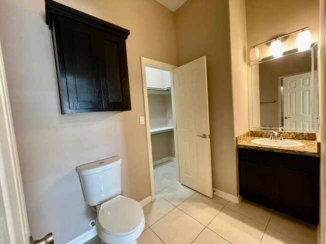 Foto del edificio - 3120 Regal Dr