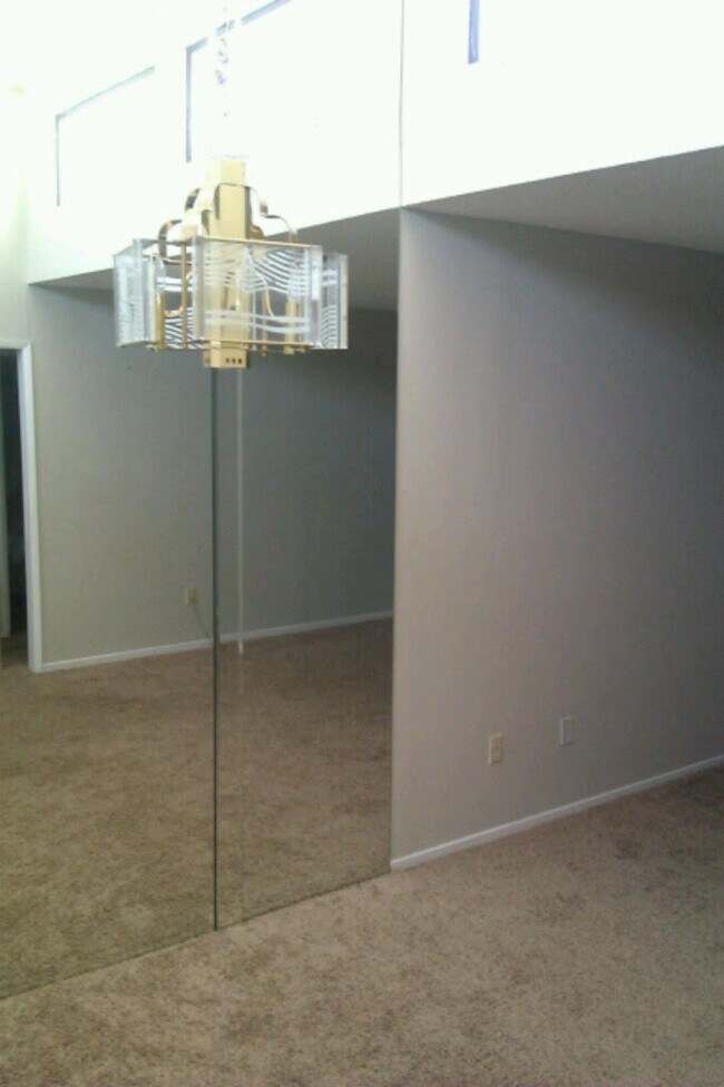 Dinning Room - 47900 Oasis Ct