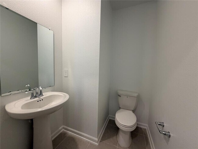 Foto del edificio - 7420 OLIVEWOOD Ave