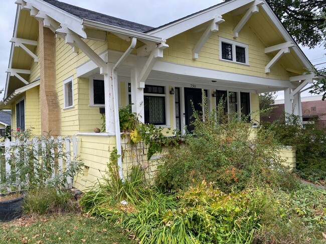 Foto del edificio - Stunning home in Downtown Longmont