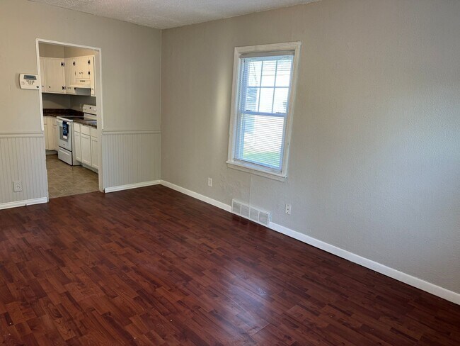 Building Photo - Charming 3-Bedroom Home with Stylish Upgrades