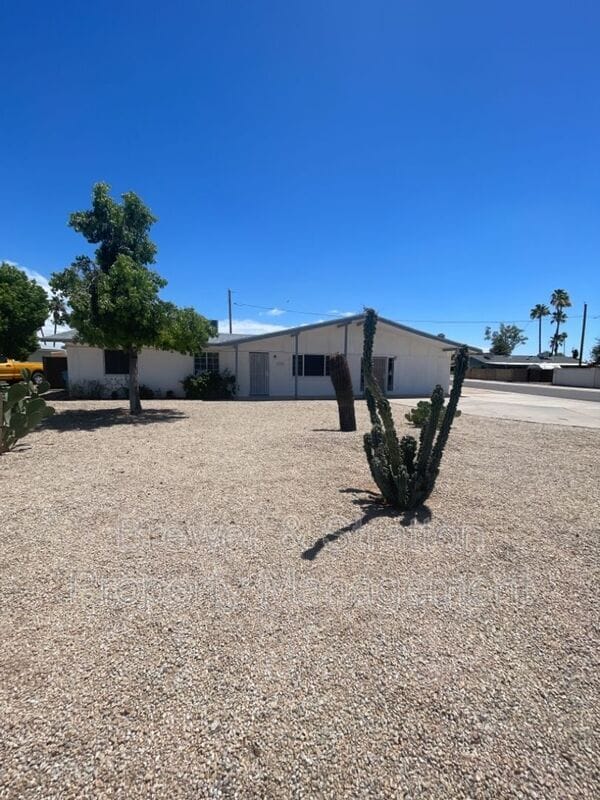 Primary Photo - 2223 W Morningside Dr
