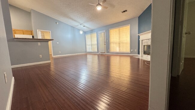 Foto del edificio - 2295 W Liddell Rd