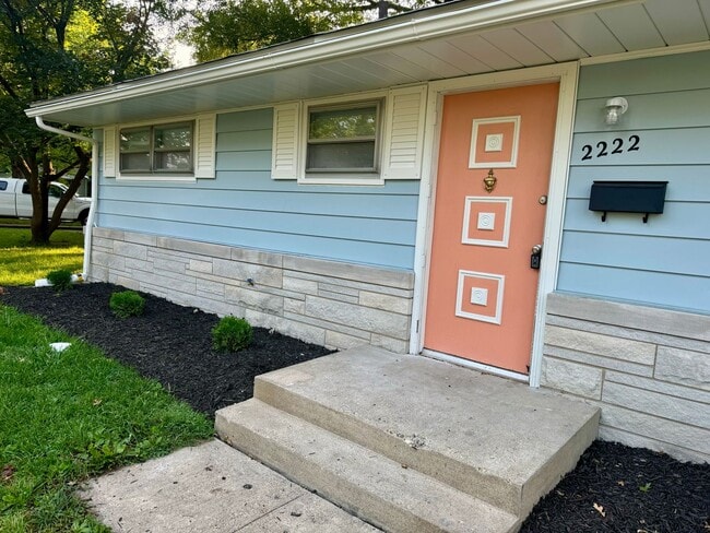 Building Photo - DEPOSIT MOVES YOU IN! No rent due until Se...