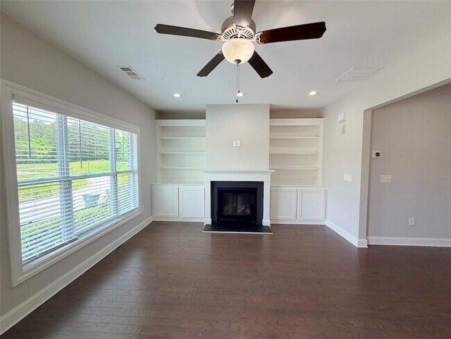 Foto del edificio - 860 Westmoreland Circle Northwest