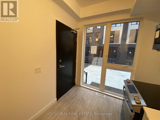 Building Photo - 178 Clonmore Dr