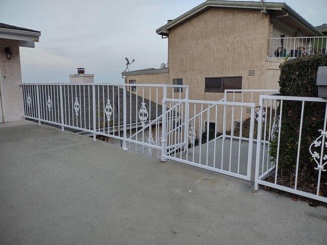 Foto del edificio - 4237 Mesa St