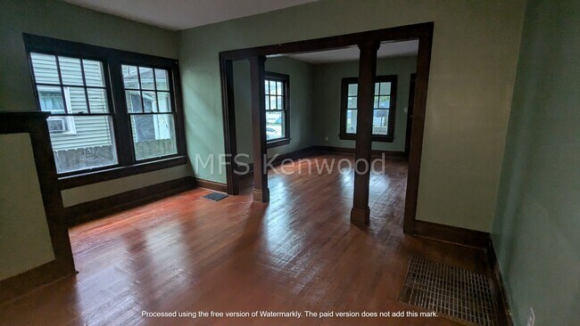 Building Photo - 235 Kenwood Ave