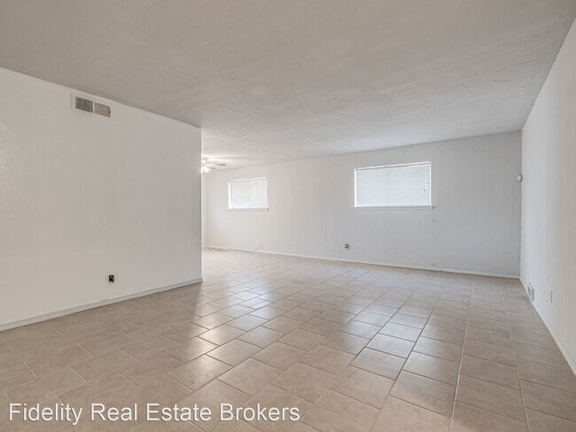 Foto del edificio - 2 br, 1.5 bath House - 33 1/2 NE 63RD ST