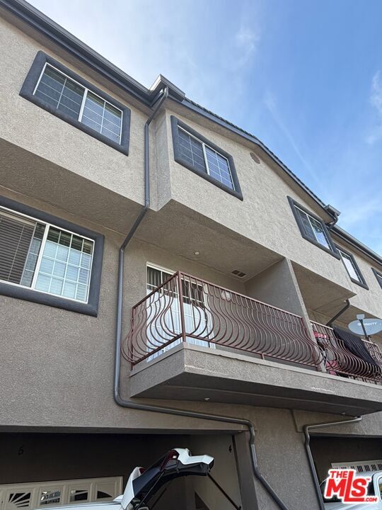 Building Photo - 1210 W 39th St