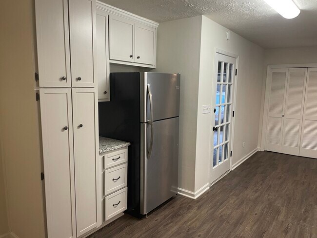 Kitchen left view - 910 Concord Rd SW