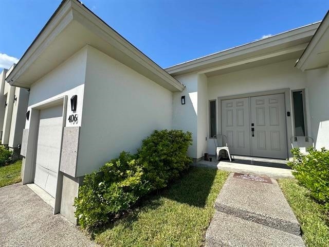 Building Photo - 406 Graneros Ave